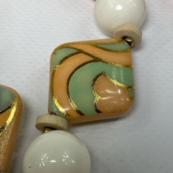 Vintage Signed Japan White, Peach and Green Beaded Necklace - Picture 6 of 8